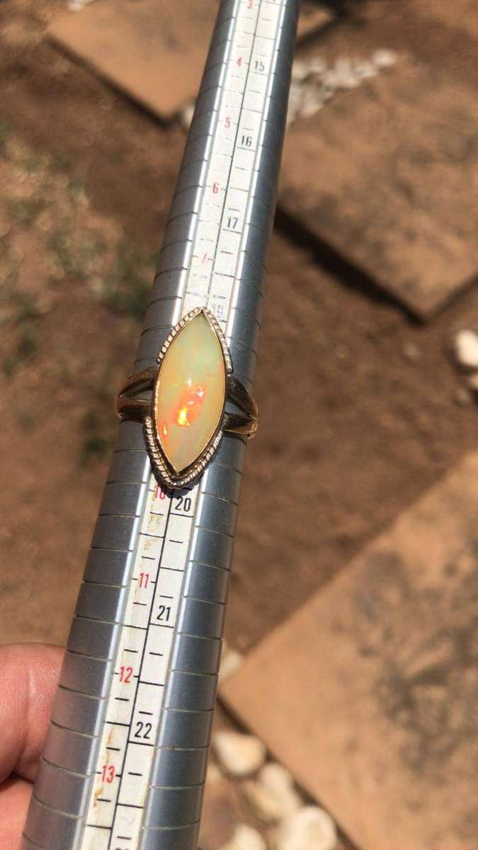 9ct Solid Gold Ethiopian Opal Ring 4.5ct Handmade  Size 8 (UK P½)  4.9g