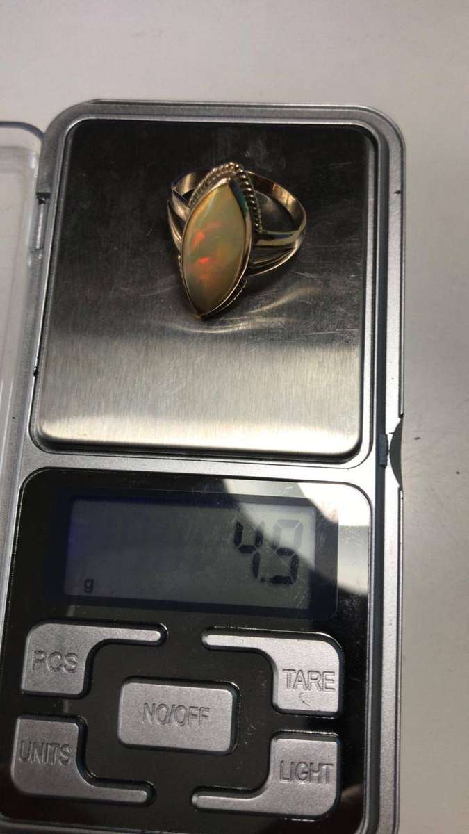 9ct Solid Gold Ethiopian Opal Ring 4.5ct Handmade  Size 8 (UK P½)  4.9g