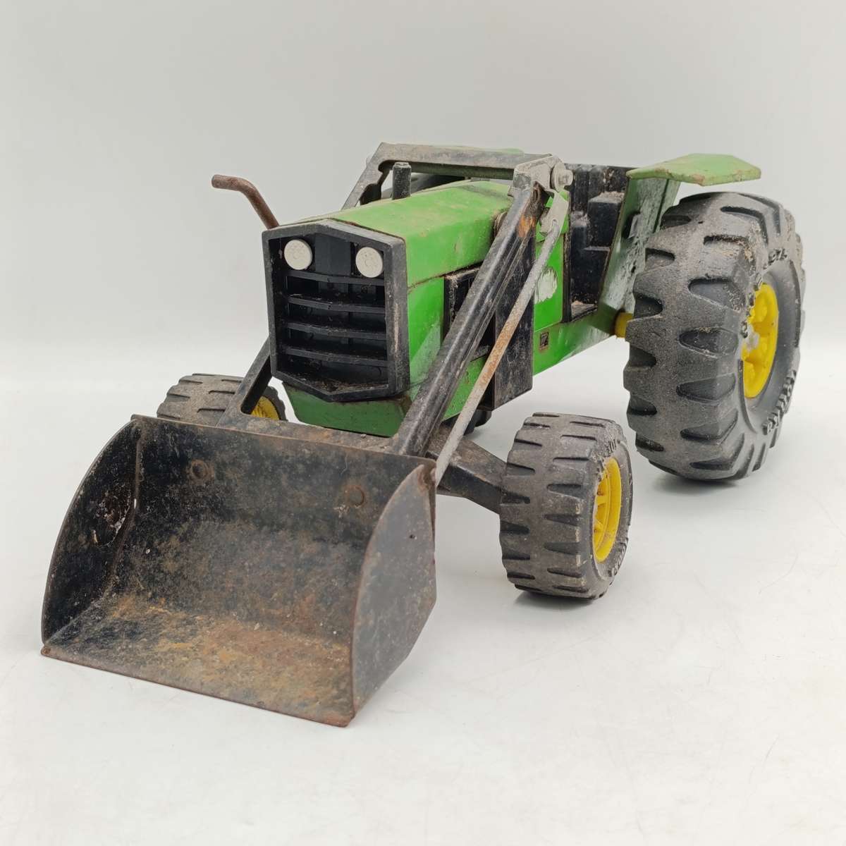 Vintage Tonka TMB-975 excavator pressed steel tractor