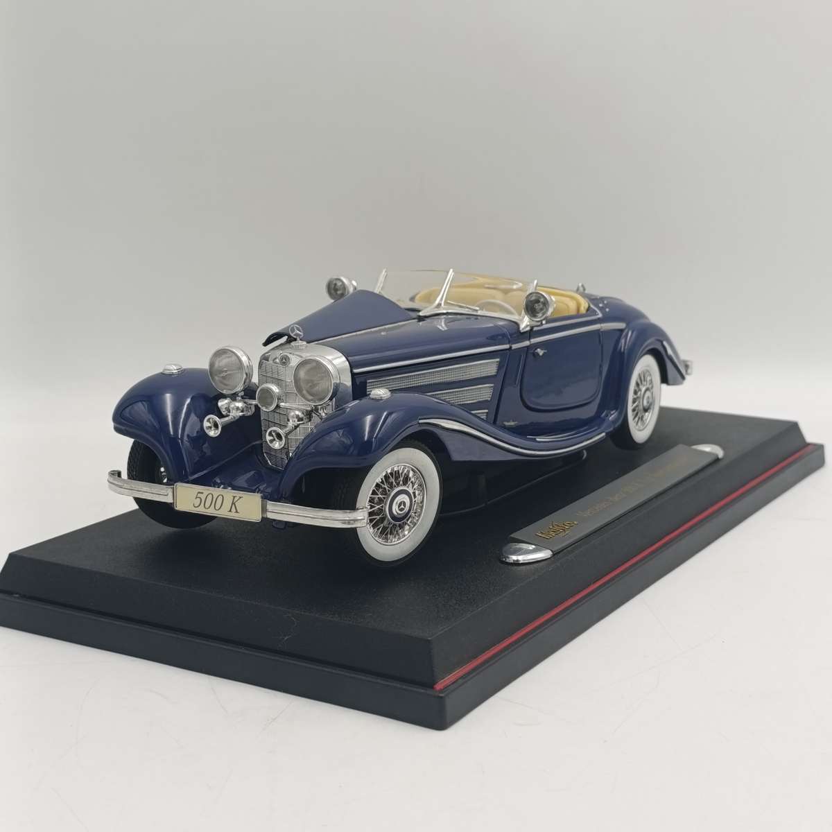Maisto 1936 Mercedes-Benz 500 K Special Roadster die-cast model car - scale 1/18