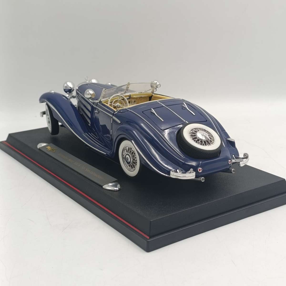 Maisto 1936 Mercedes-Benz 500 K Special Roadster die-cast model car - scale 1/18