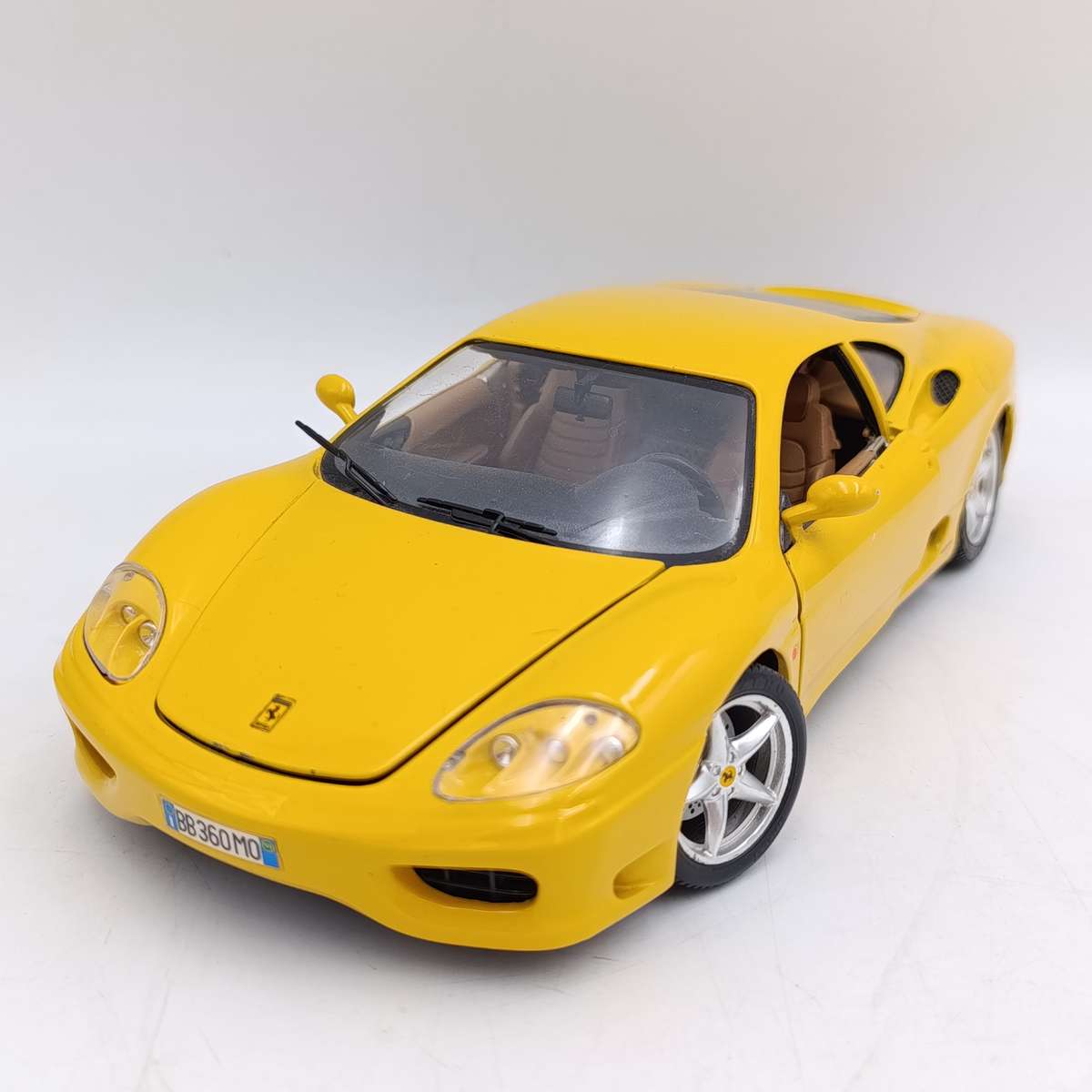 Bburago 1999 Ferrari 360 Modena die-cast model car - scale 1/18