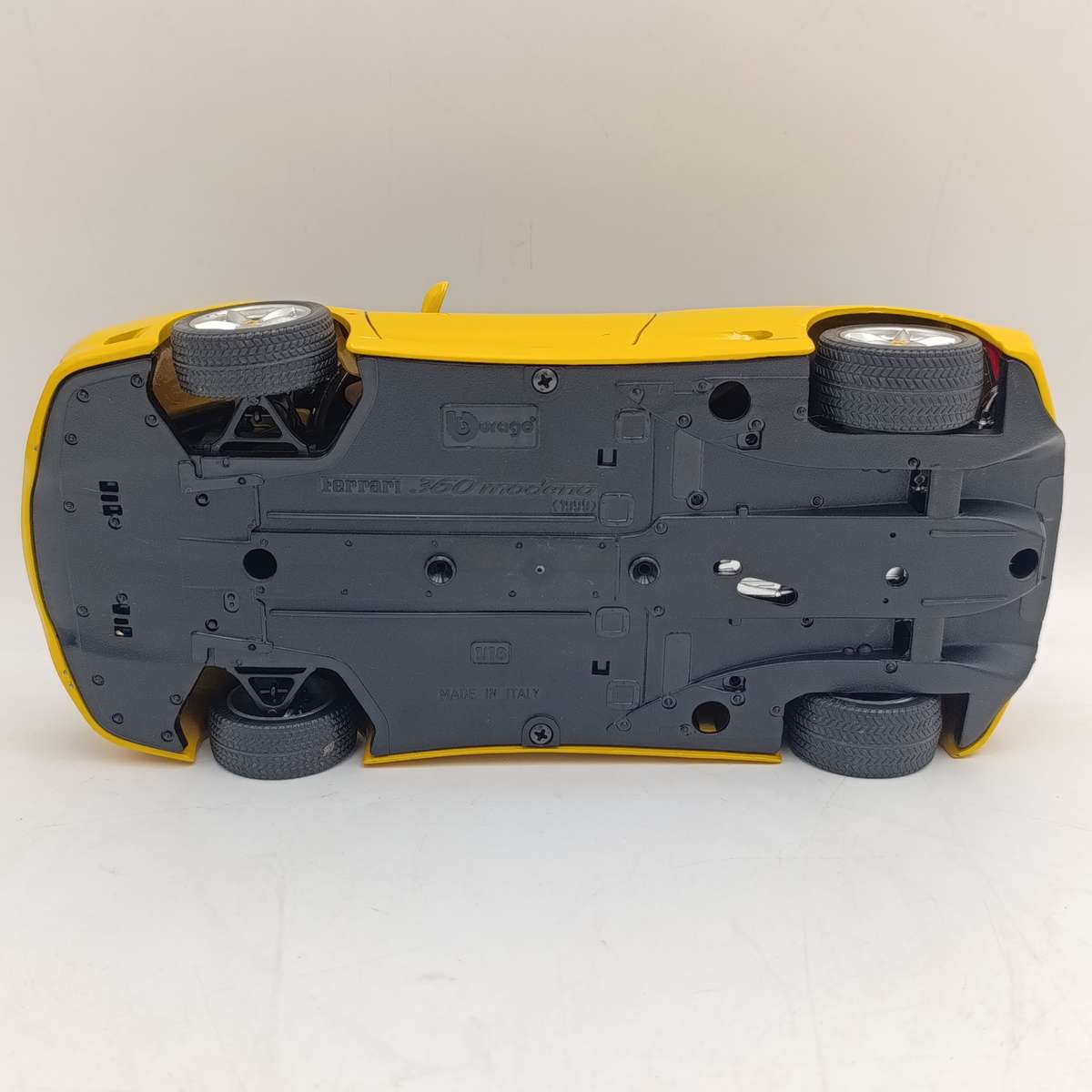 Bburago 1999 Ferrari 360 Modena die-cast model car - scale 1/18