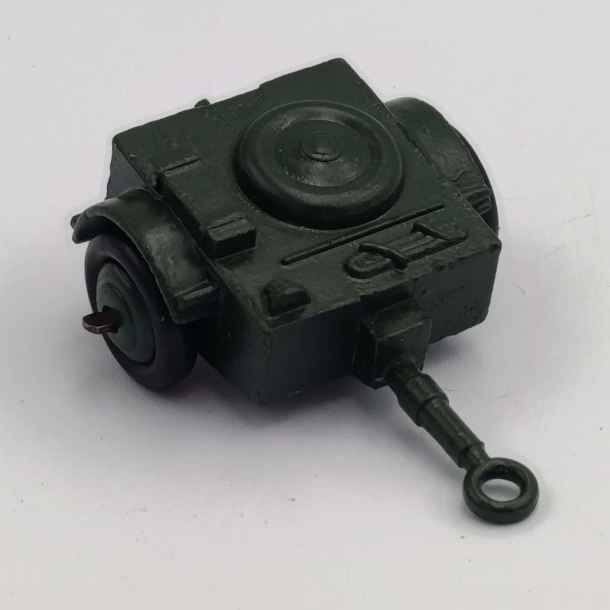 Dinky Toys #162 18-pounder quick firing set with Dragon light vehicle with crew member