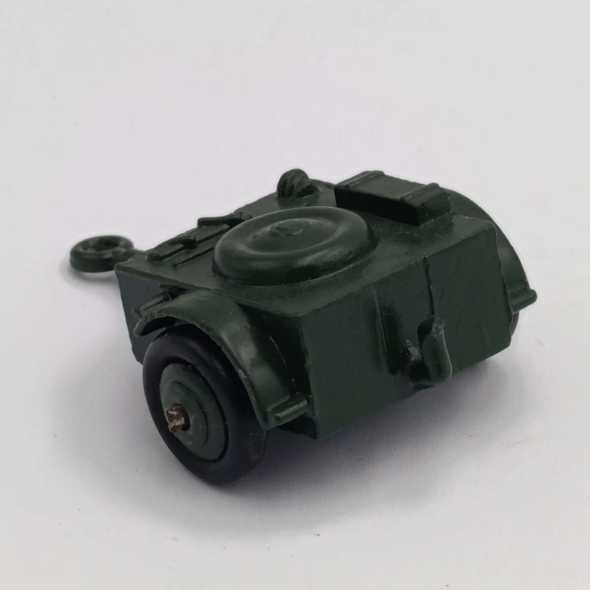 Dinky Toys #162 18-pounder quick firing set with Dragon light vehicle with crew member