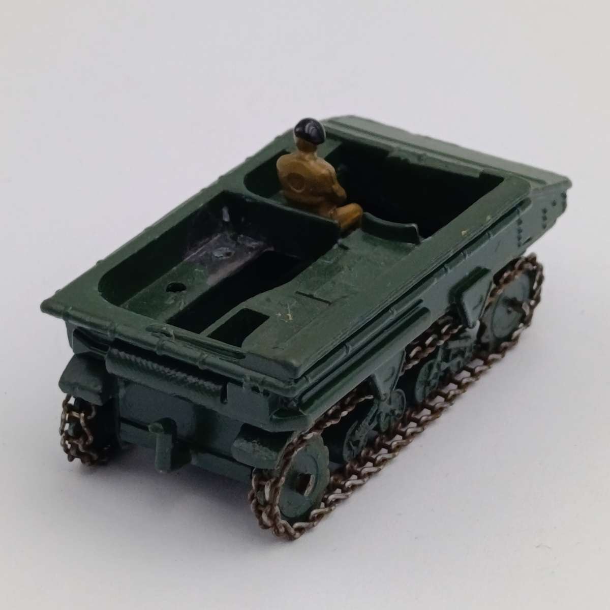Dinky Toys #162 18-pounder quick firing set with Dragon light vehicle with crew member