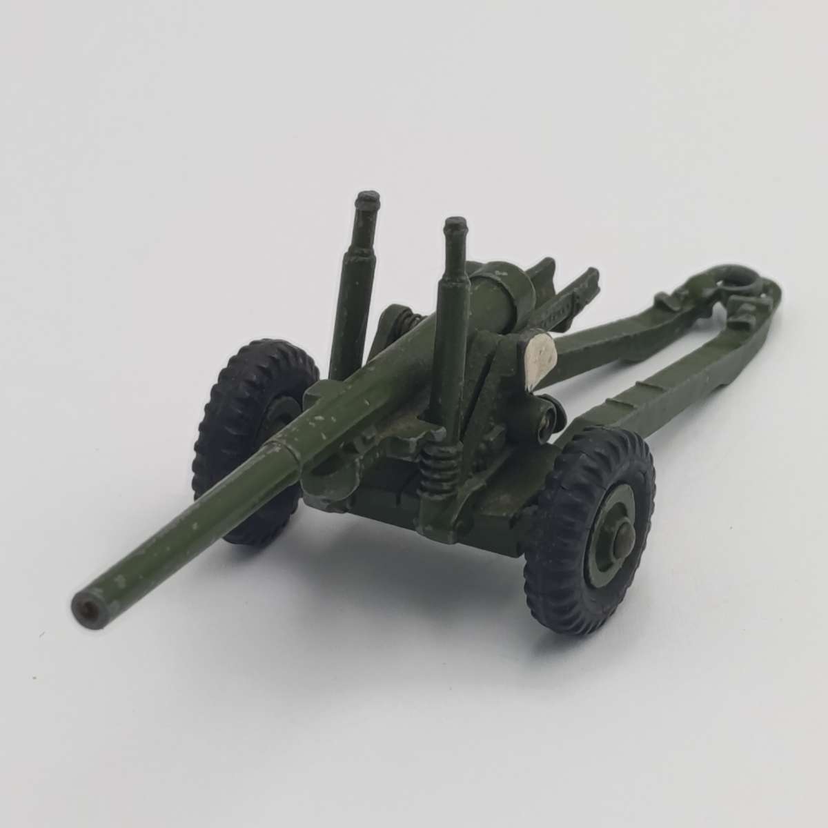 Meccano Dinky Toys #692 5.5 medium gun