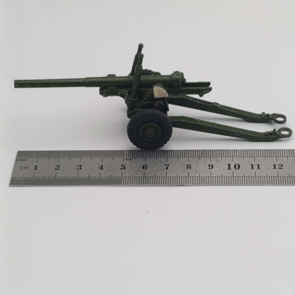 Meccano Dinky Toys #692 5.5 medium gun