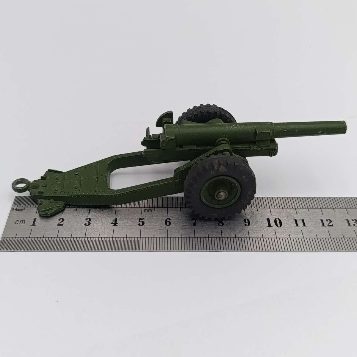 Meccano Dinky Toys #693 Howitzer 7.2 artillery gun