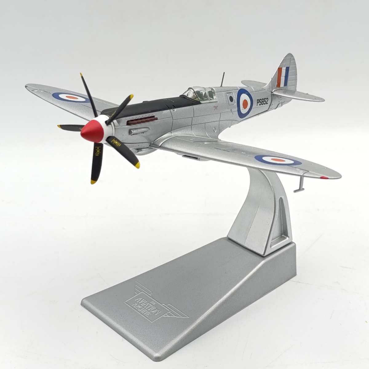 Corgi AA38706 Supermarine Spitfire PRU XIX die-cast model plane in box - scale 1/72