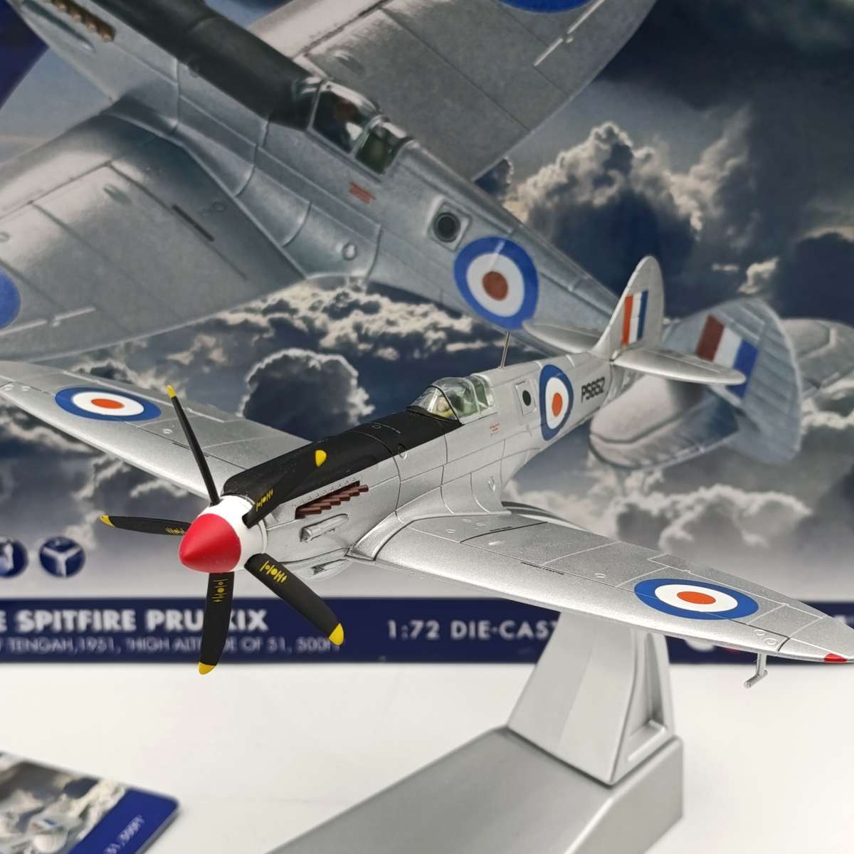Corgi AA38706 Supermarine Spitfire PRU XIX die-cast model plane in box - scale 1/72