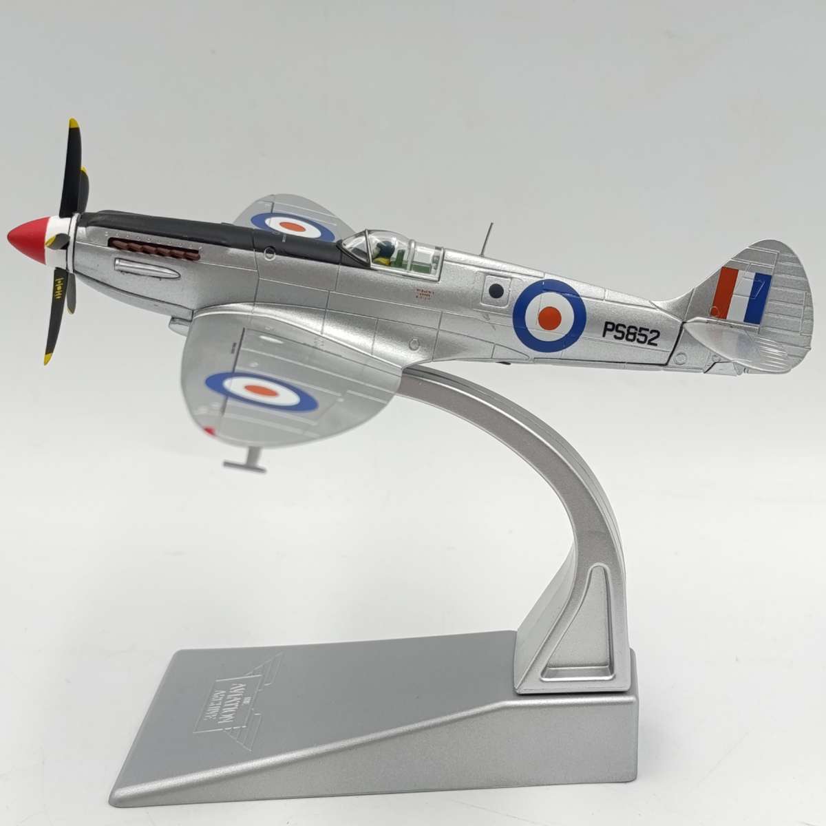 Corgi AA38706 Supermarine Spitfire PRU XIX die-cast model plane in box - scale 1/72