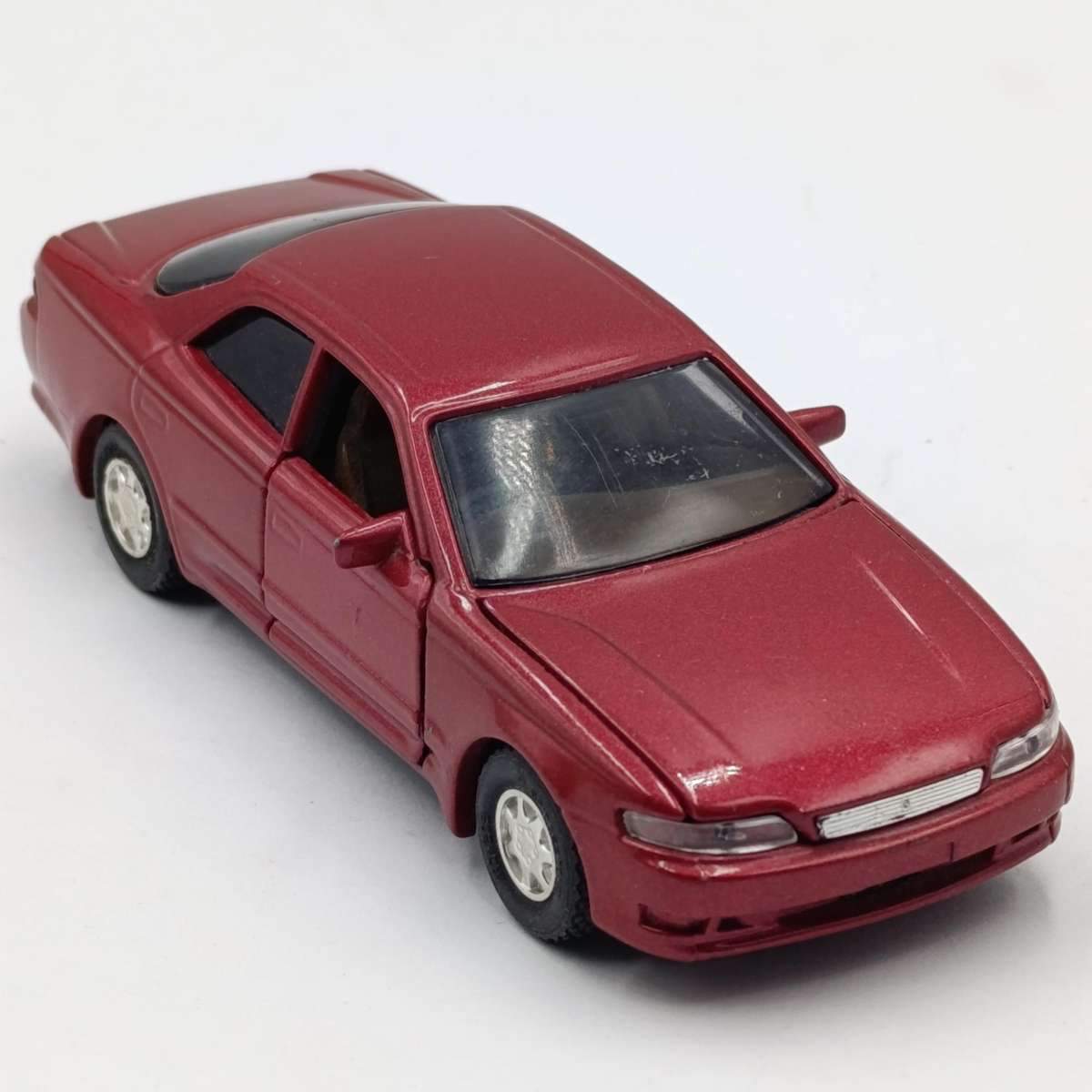 Diapet Yonezawa Toyota Mark II die-cast model car - opening hood and doors