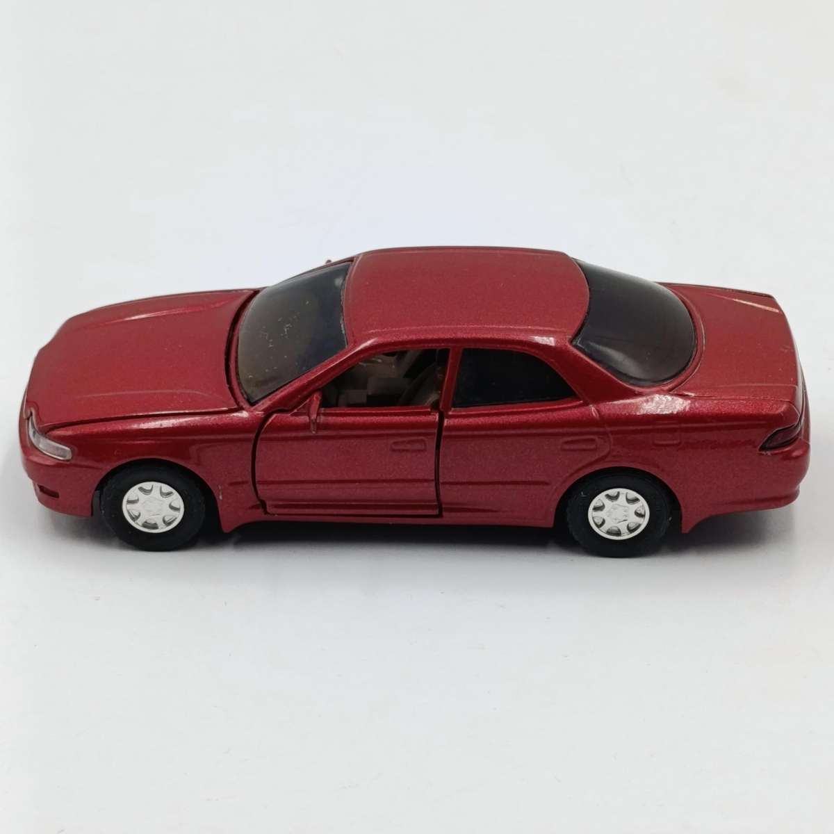 Diapet Yonezawa Toyota Mark II die-cast model car - opening hood and doors