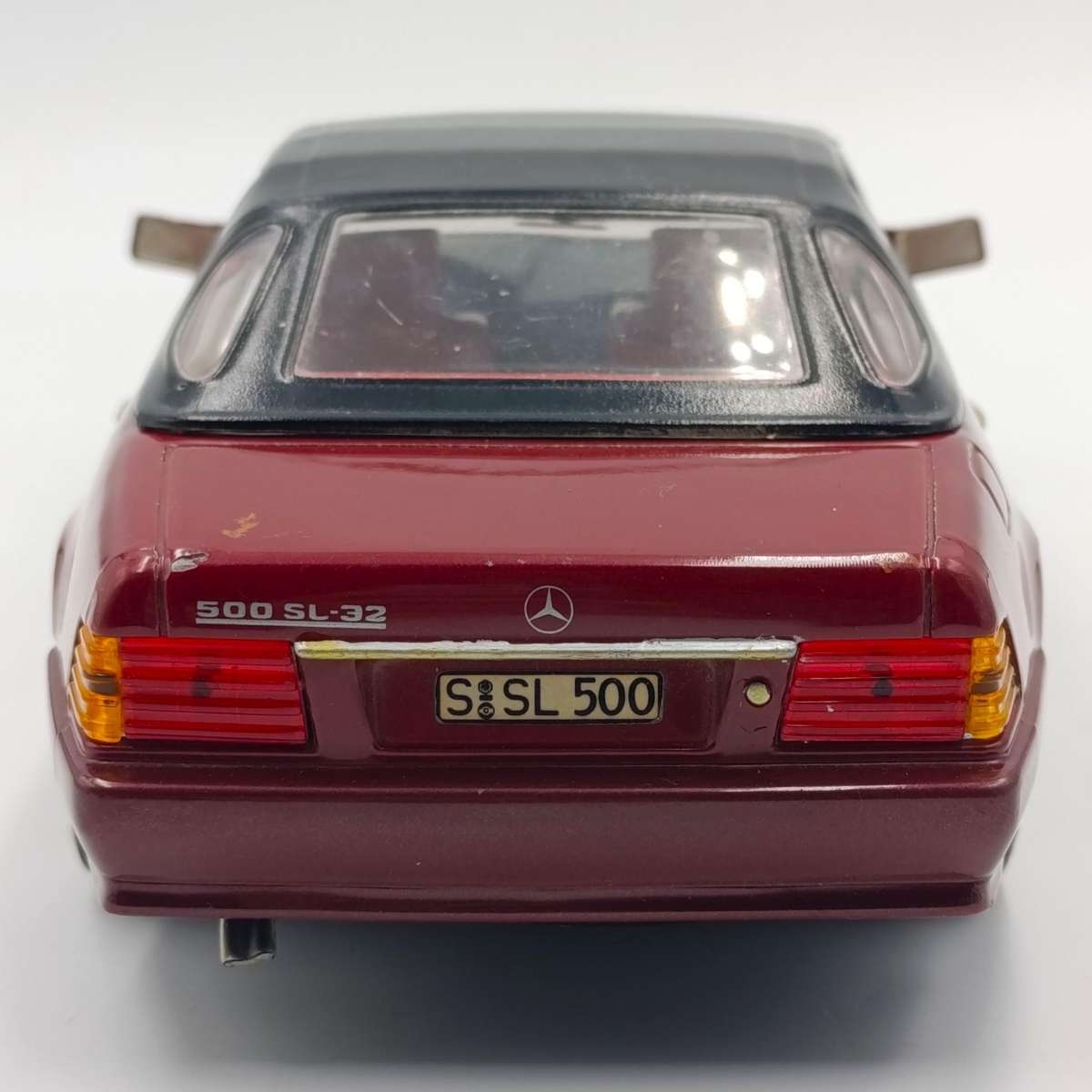 Revell Mercedes-Benz 500 Sl die-cast model car - scale 1/18