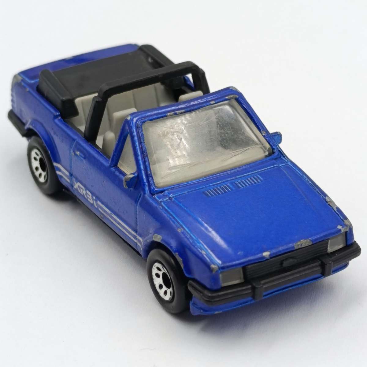 Vintage Matchbox Ford Escort cabriolet die-cast toy car
