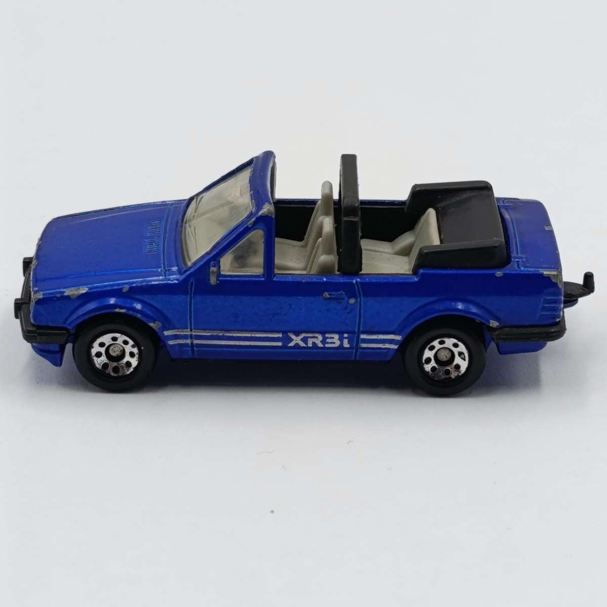 Vintage Matchbox Ford Escort cabriolet die-cast toy car
