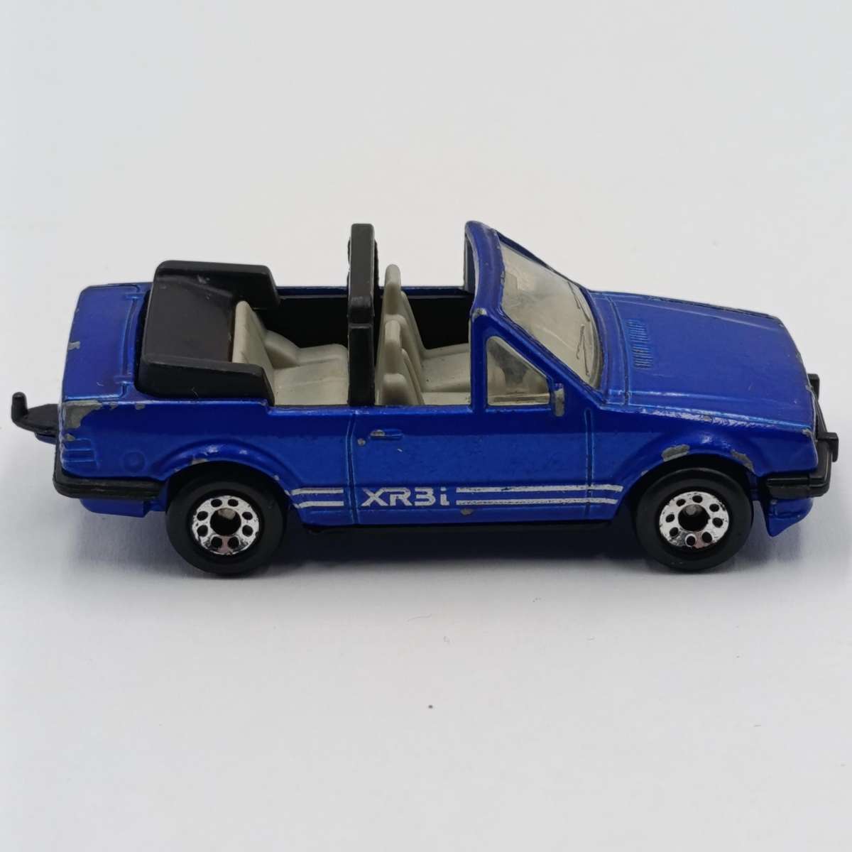 Vintage Matchbox Ford Escort cabriolet die-cast toy car