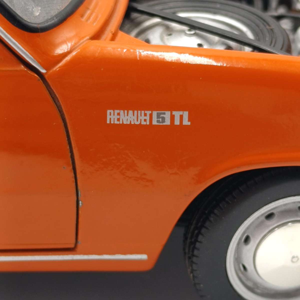 Solido Renault 5 TL die-cast model car - some metal crack flaws - scale 1/18