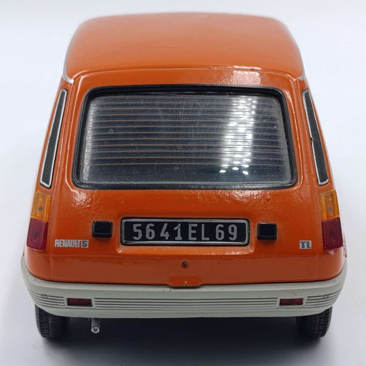 Solido Renault 5 TL die-cast model car - some metal crack flaws - scale 1/18