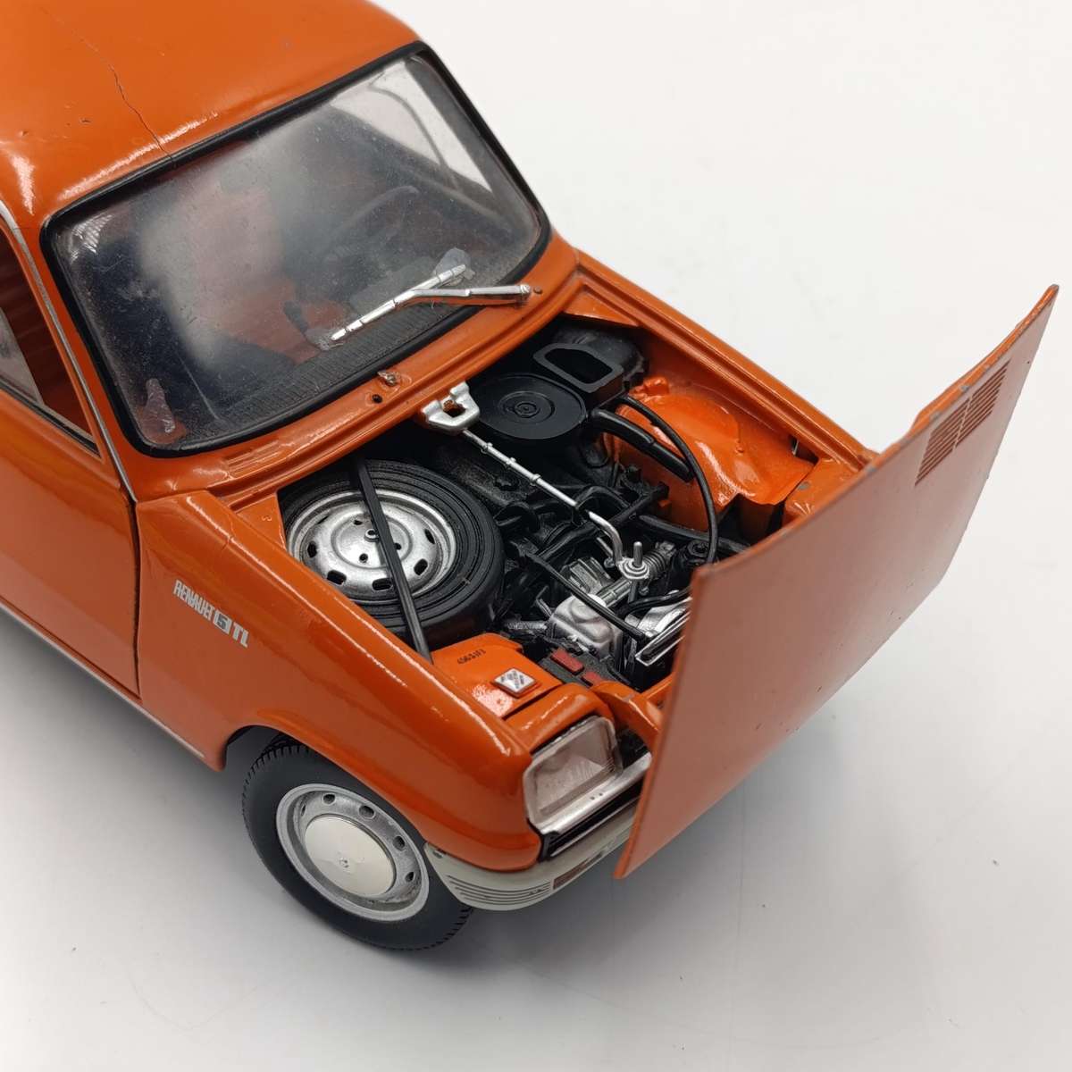 Solido Renault 5 TL die-cast model car - some metal crack flaws - scale 1/18