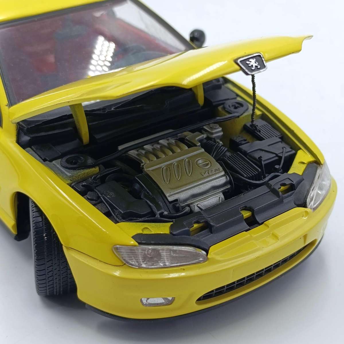 Gate Peugeot 406 Coupe die-cast model car - mirrors repaired - scale 1/18