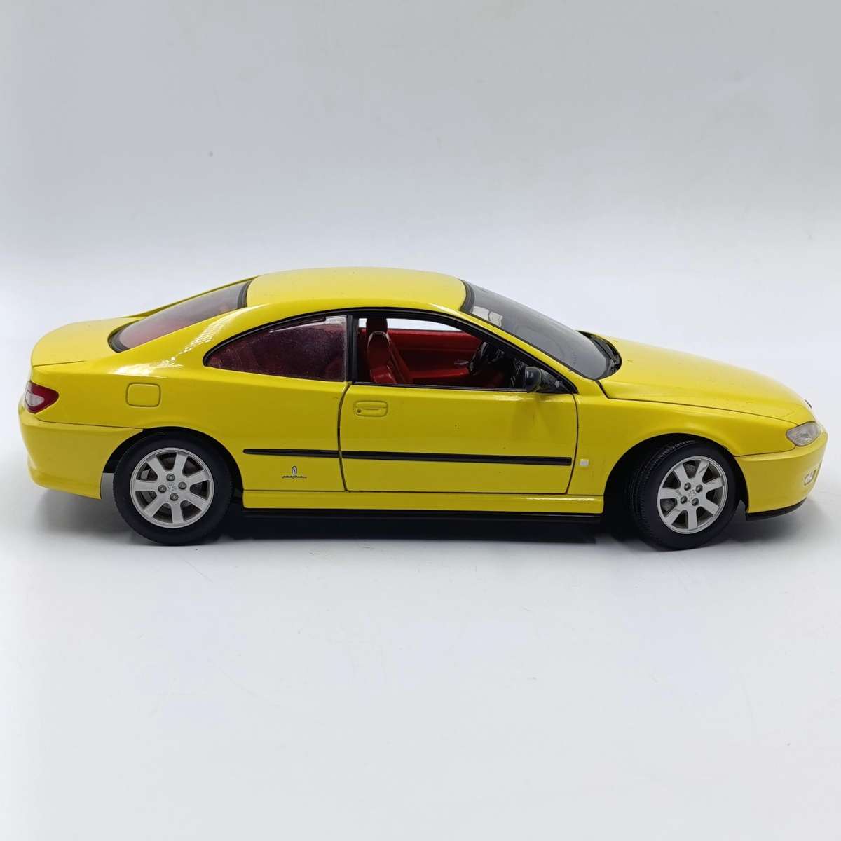 Gate Peugeot 406 Coupe die-cast model car - mirrors repaired - scale 1/18