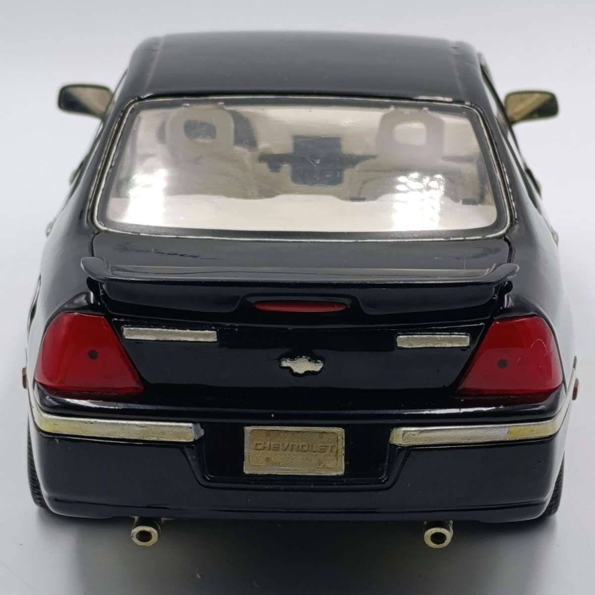 Maisto 2004 Chevrolet Impala SS die-cast model car - some chassis damage - scale 1/18