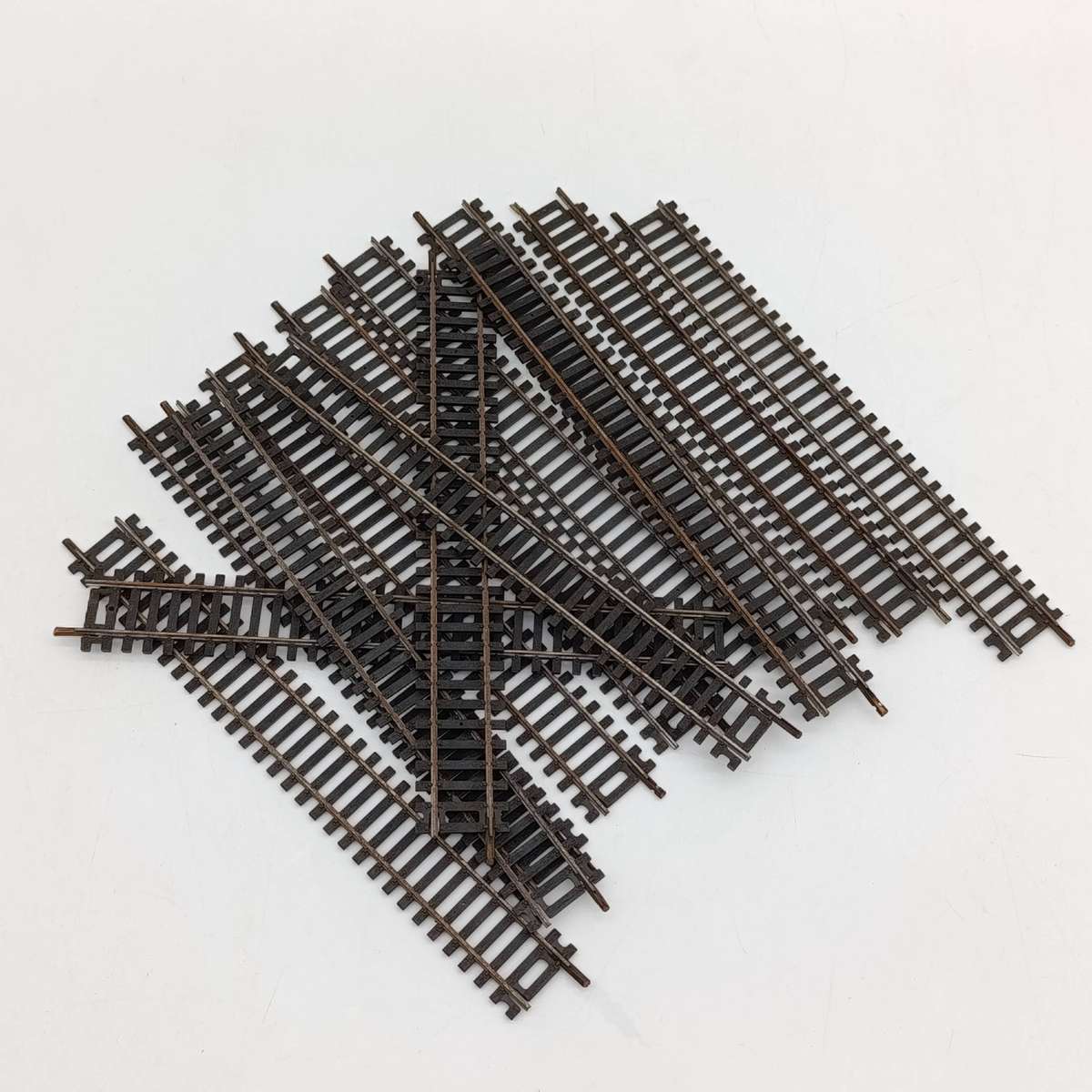 Lot of 13 Lima HO scale straight railway tracks