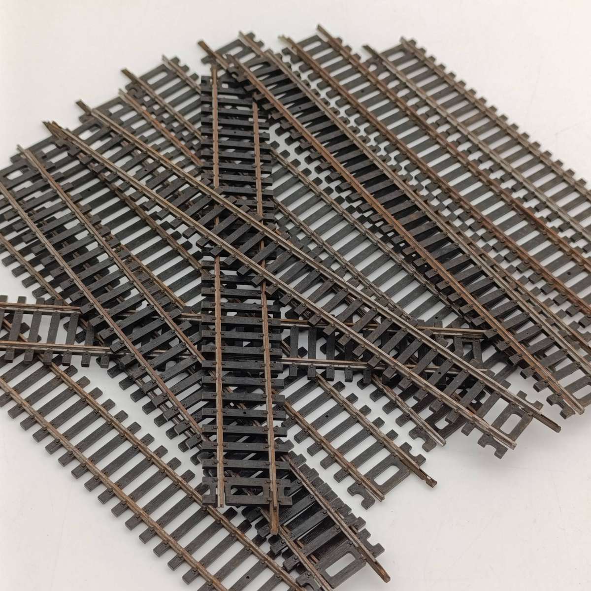 Lot of 13 Lima HO scale straight railway tracks