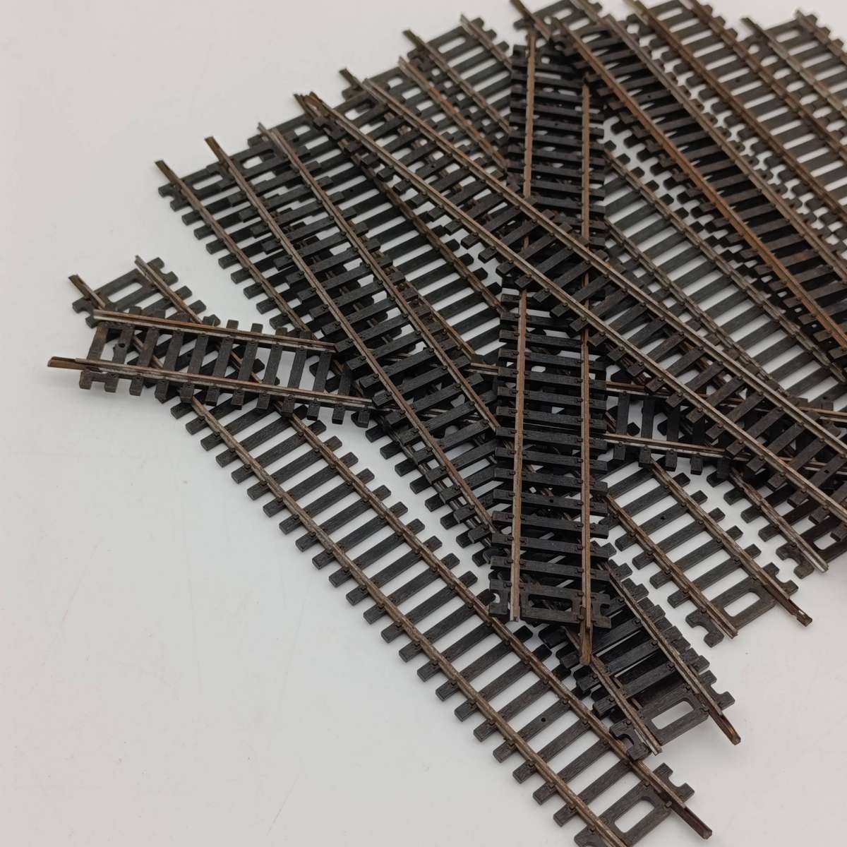 Lot of 13 Lima HO scale straight railway tracks
