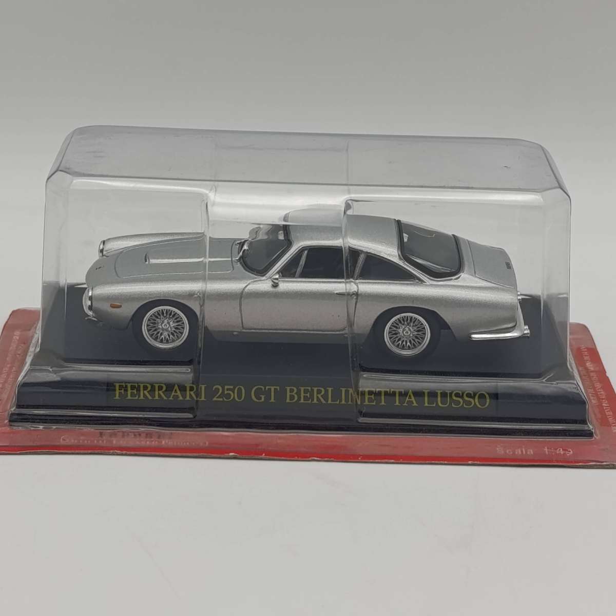 1962 Ferrari 250 GT Berlinetta Lusso die-cast model car - scale 1/43