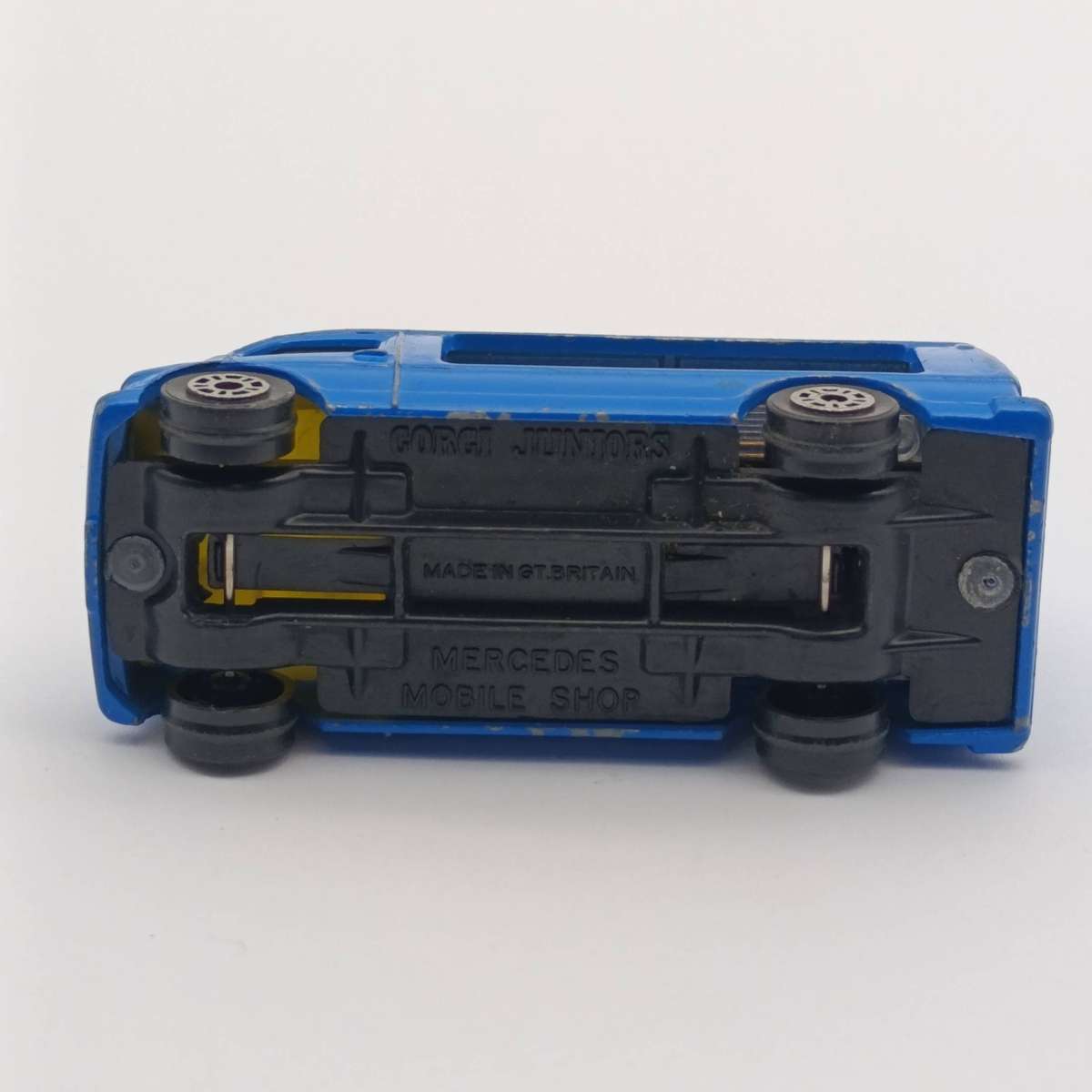 Corgi Juniors Mercedes-Benz Mobile shop die-cast toy car