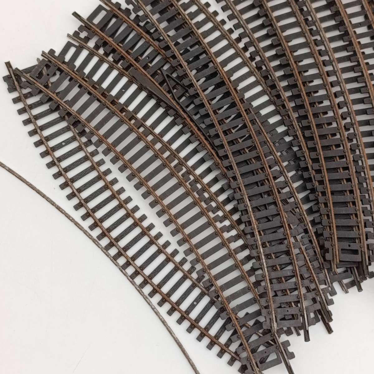 Lot of 15 Lima HO scale curved railway tracks