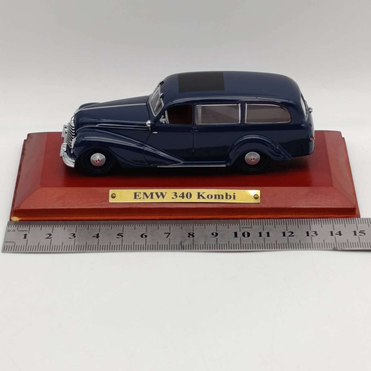 DDR Auto EMW 340 Kombi die-cast model car in box - scale 1/43