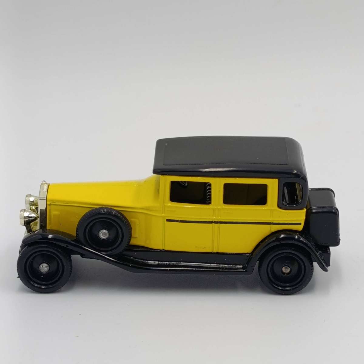 Ledo 1929 Rolls-Royce Phantom II Yellow die-cast model car in box