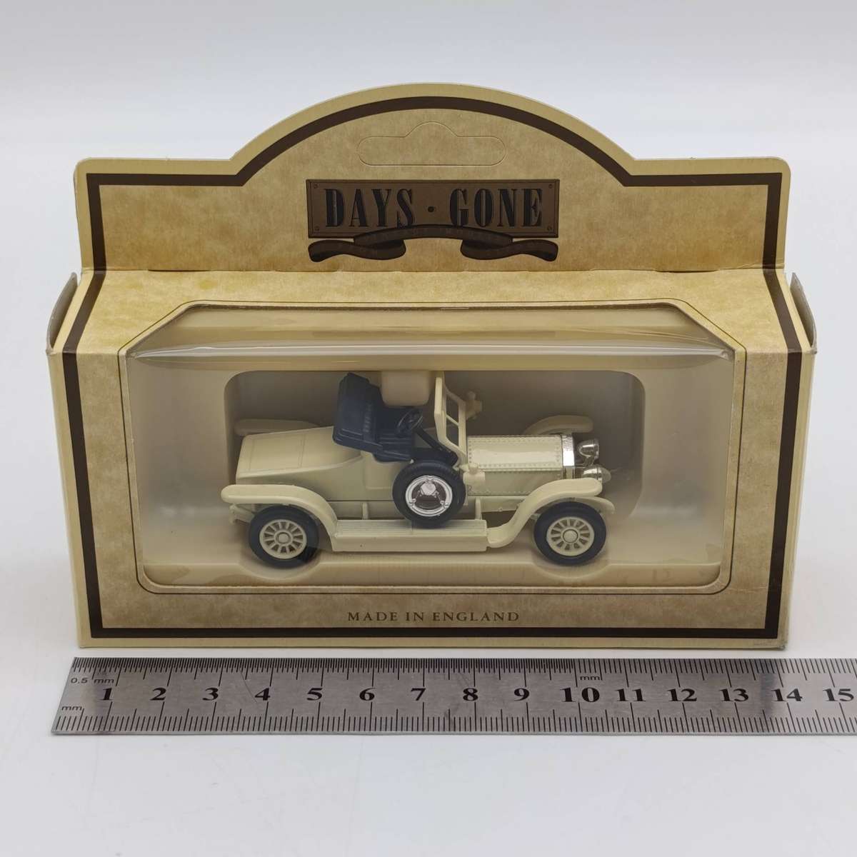 Lledo 1907 Rolls-Roye silver ghost coupe die-cast model car in box
