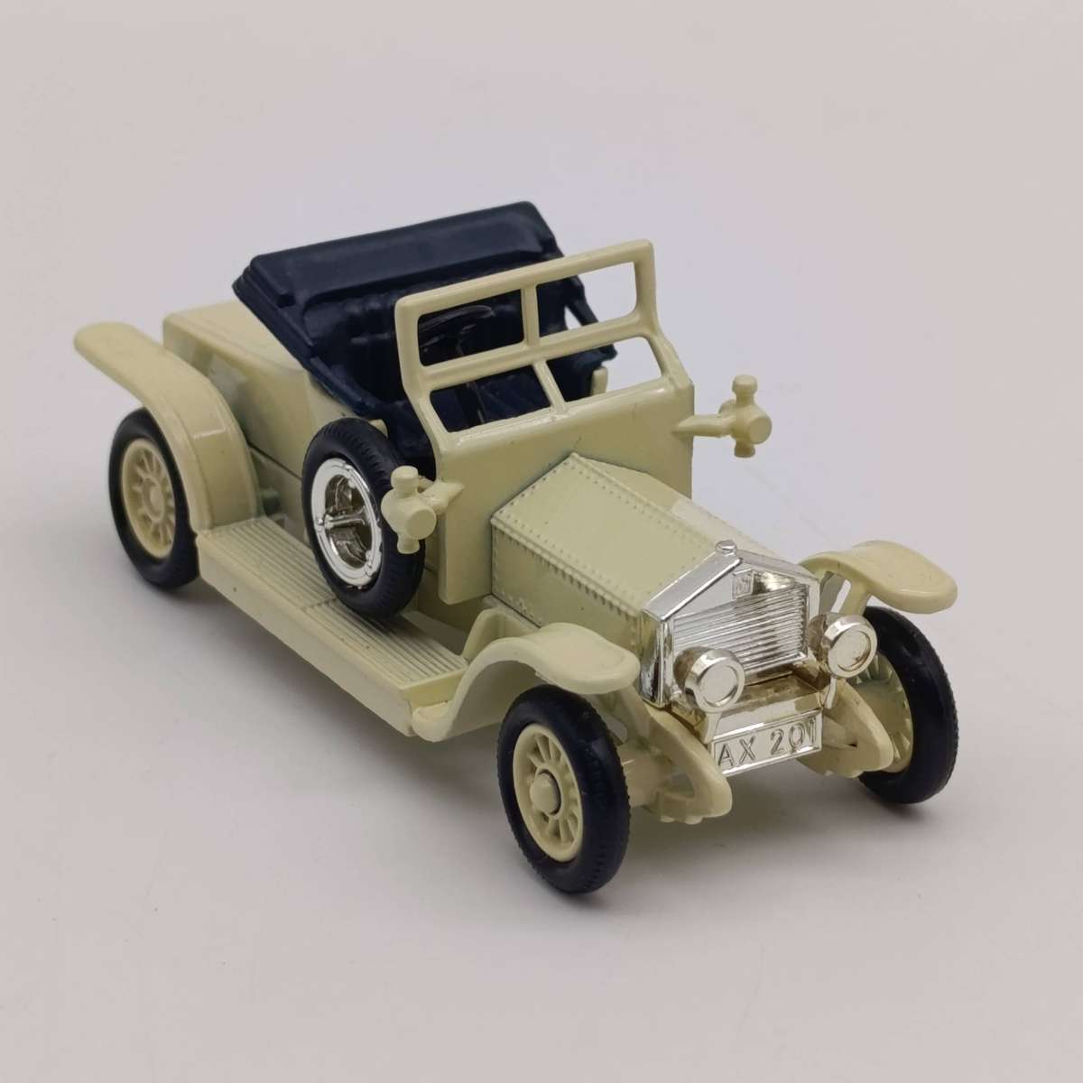 Lledo 1907 Rolls-Roye silver ghost coupe die-cast model car in box