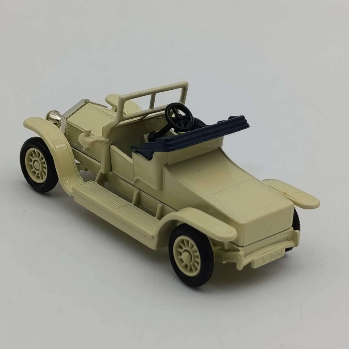 Lledo 1907 Rolls-Roye silver ghost coupe die-cast model car in box