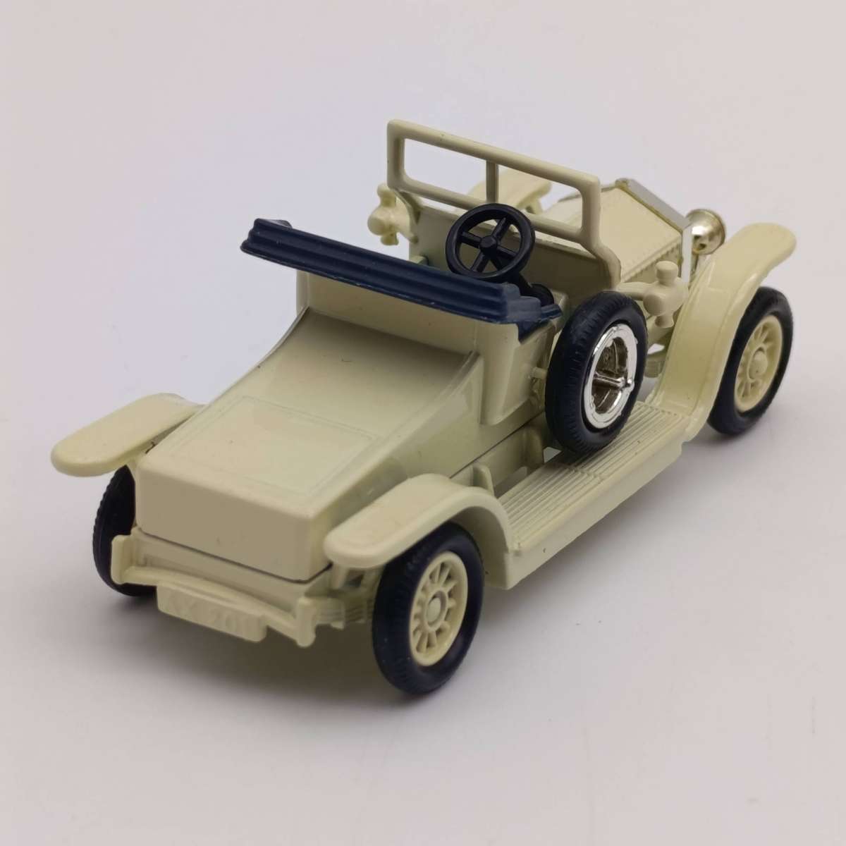 Lledo 1907 Rolls-Roye silver ghost coupe die-cast model car in box