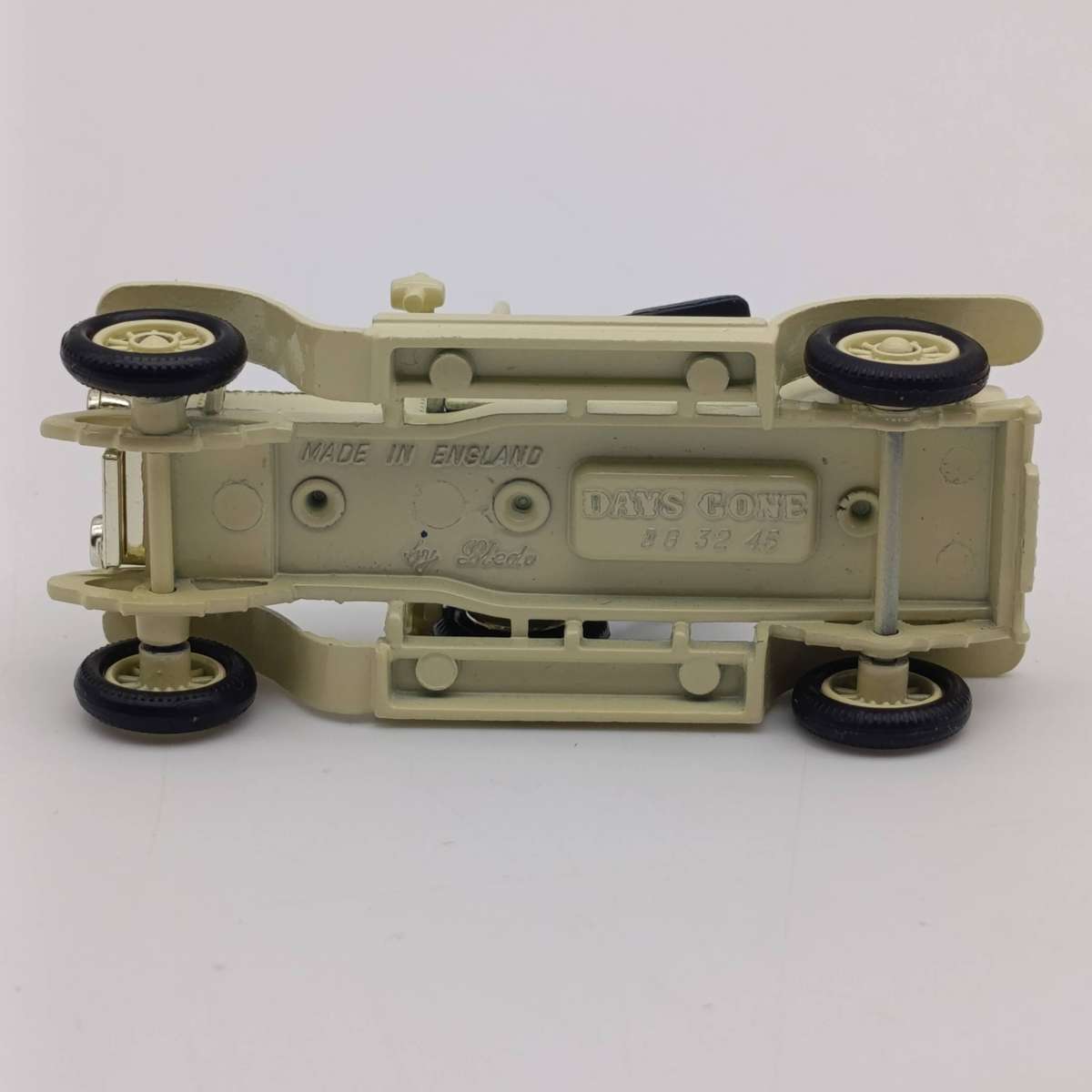 Lledo 1907 Rolls-Roye silver ghost coupe die-cast model car in box