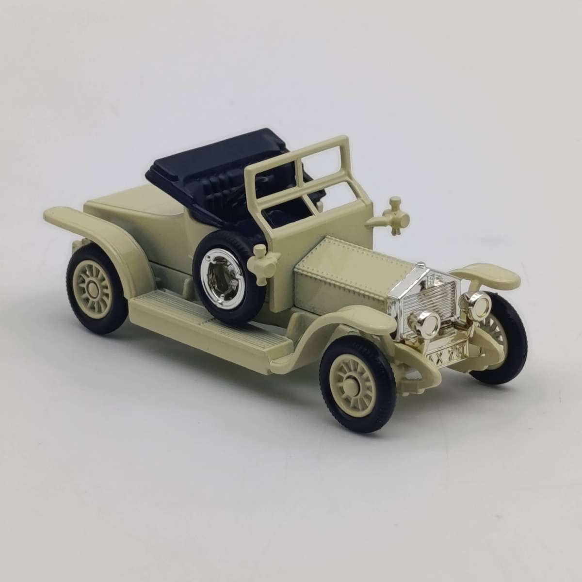 Lledo 1907 Rolls-Royce silver ghost coupe die-cast model car in box