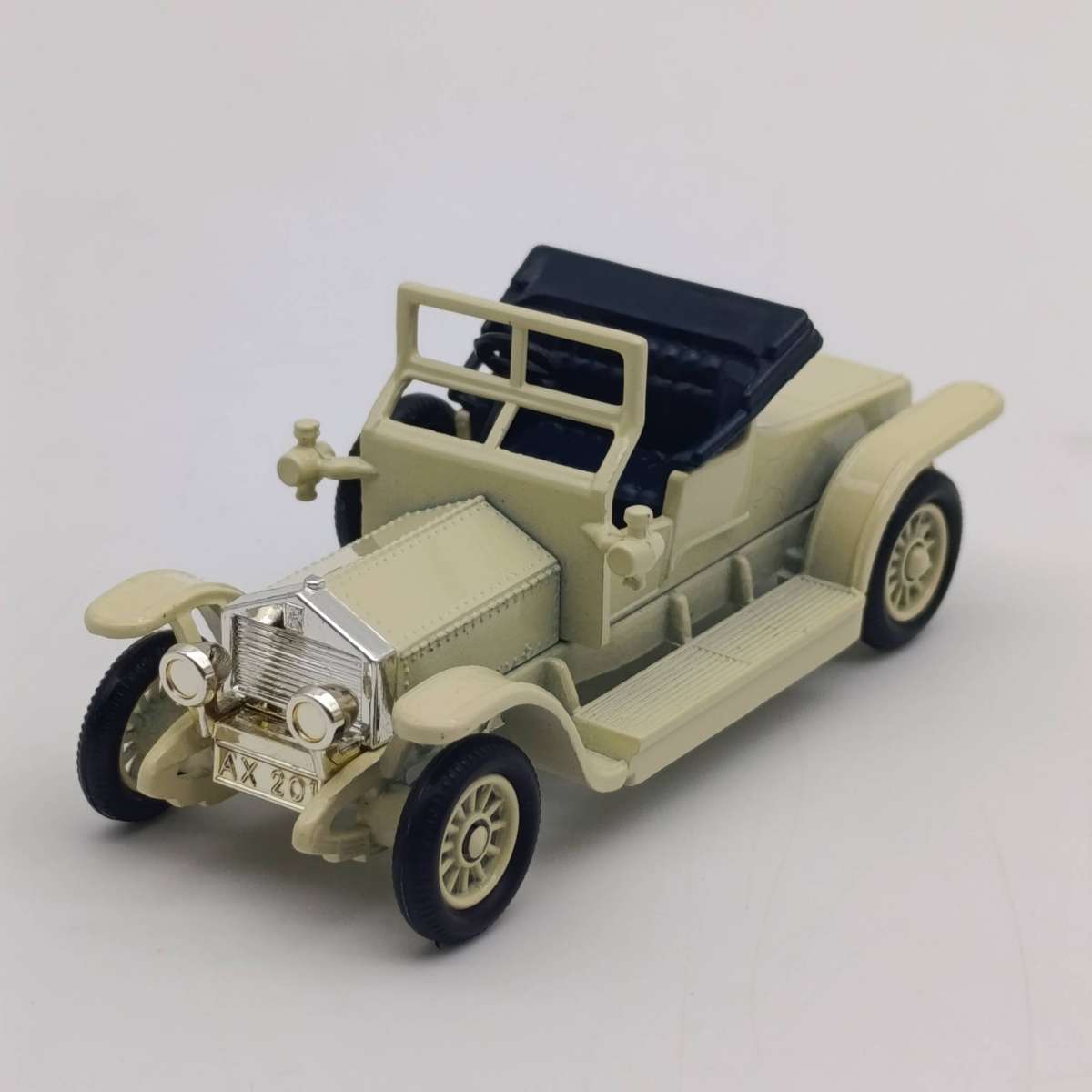Lledo 1907 Rolls-Royce silver ghost coupe die-cast model car in box
