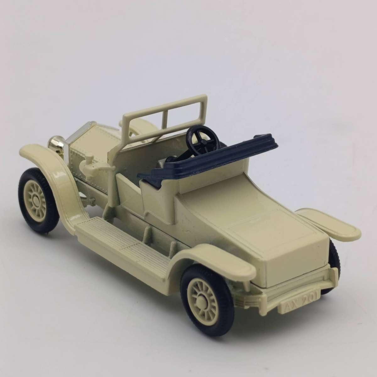 Lledo 1907 Rolls-Royce silver ghost coupe die-cast model car in box