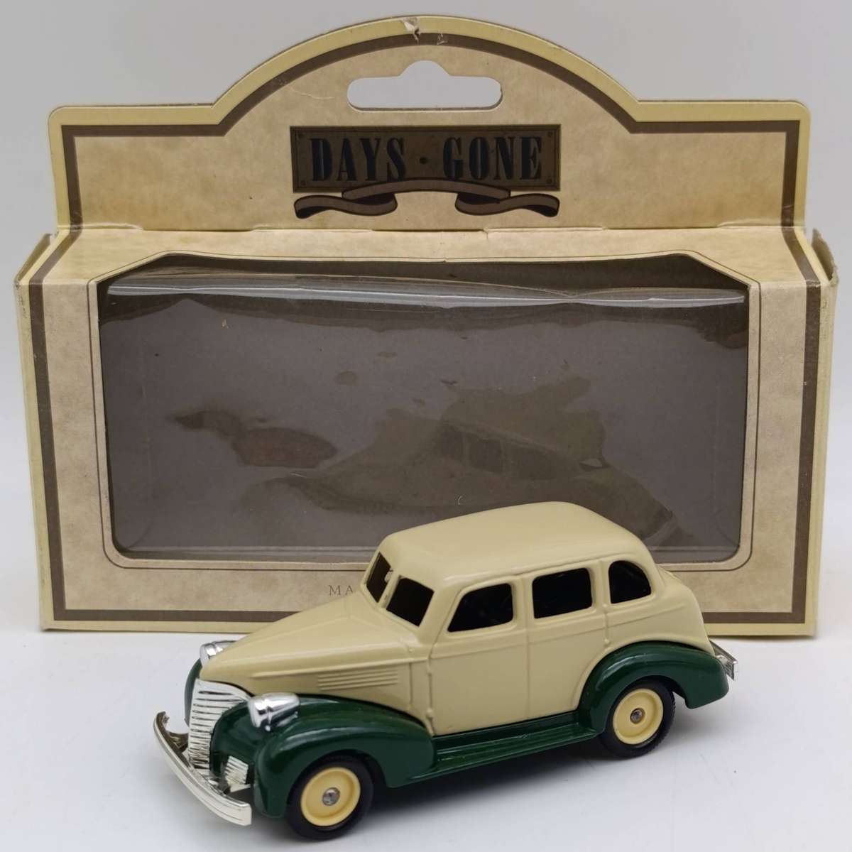 Lledo 1939 Chevrolet die-cast model car in box