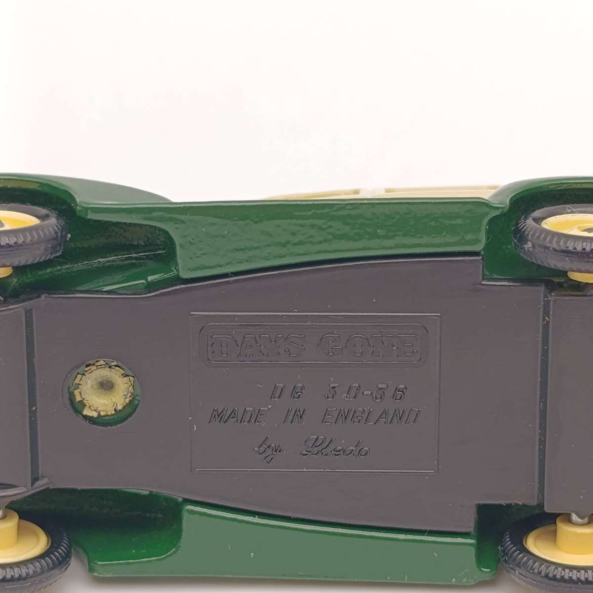 Lledo 1939 Chevrolet die-cast model car in box