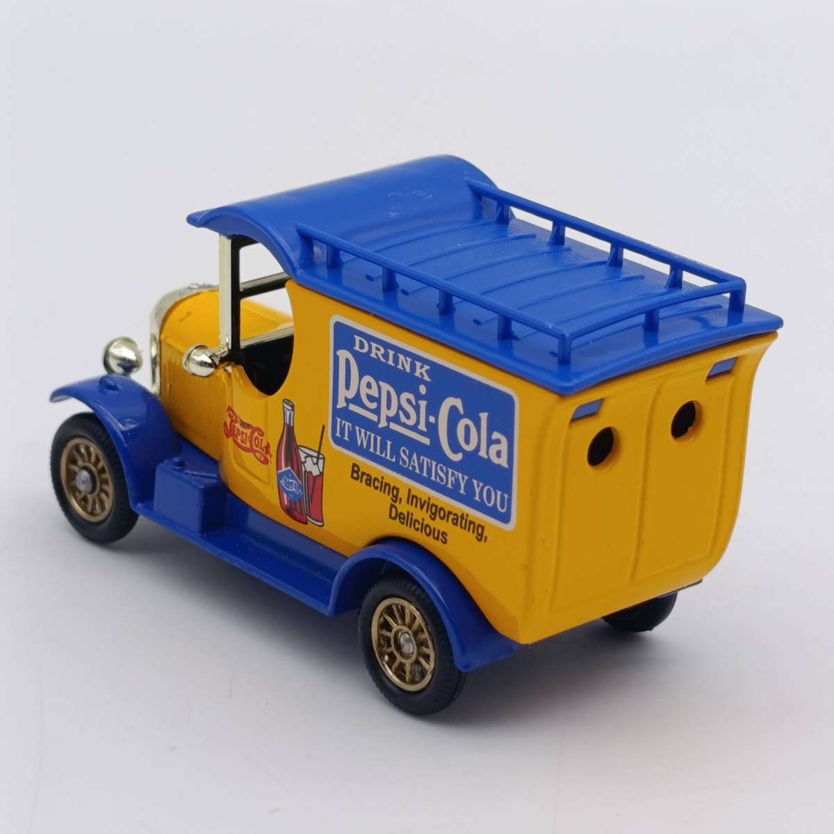 Lledo 1926 Morris Bull nose Pepsi-Cola delivery van model car in box
