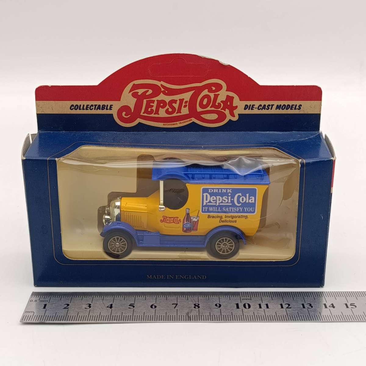 Lledo 1926 Morris Bull nose Pepsi-Cola delivery van model car in box