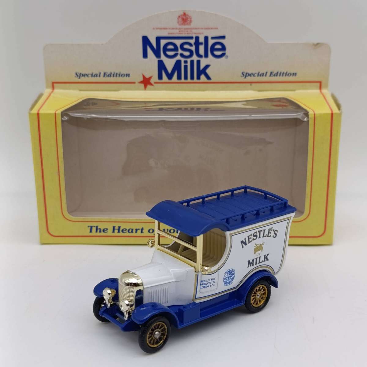 Lledo 1926 Morris Bull Nose Nestle Milk delivery van die-cast model car in box