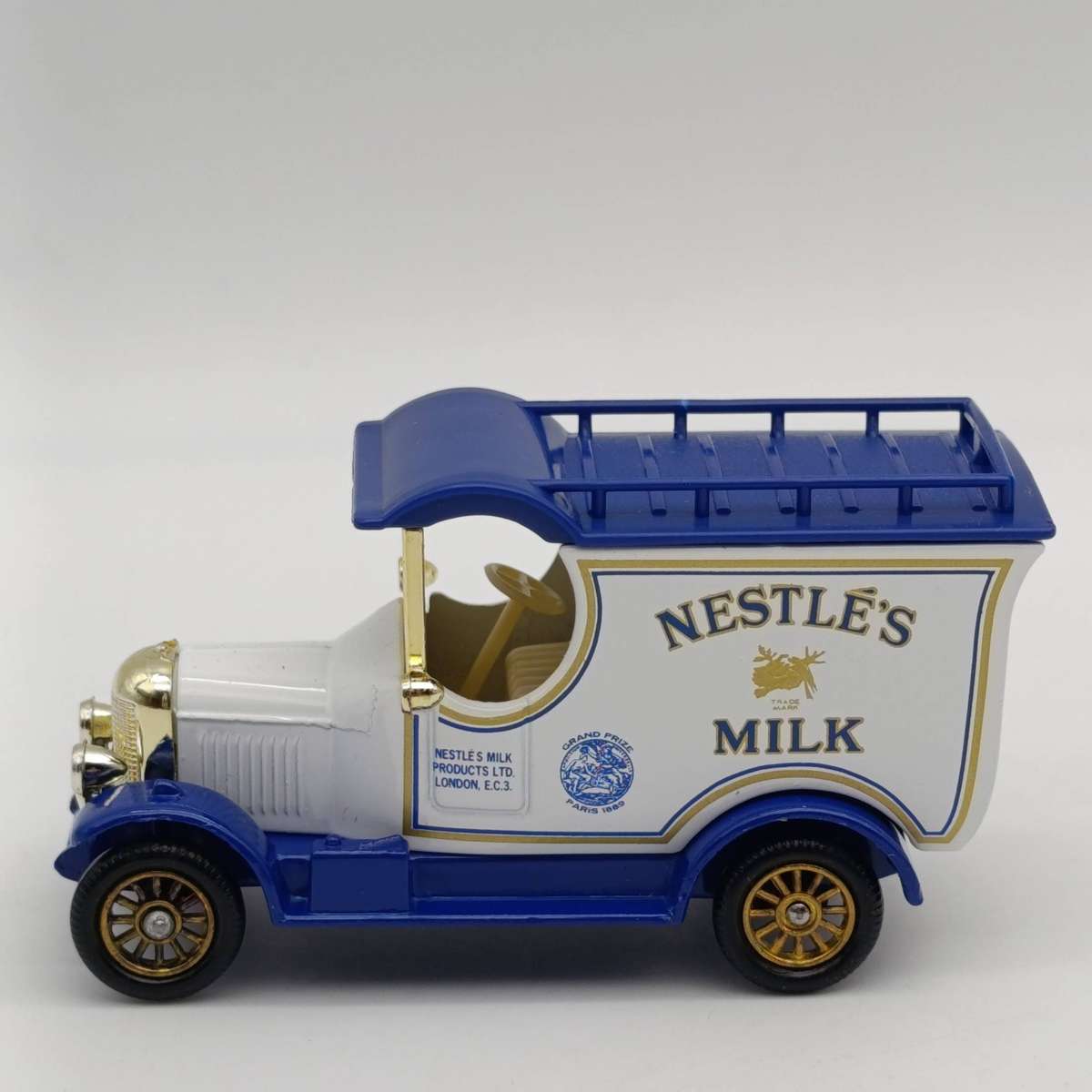 Lledo 1926 Morris Bull Nose Nestle Milk delivery van die-cast model car in box